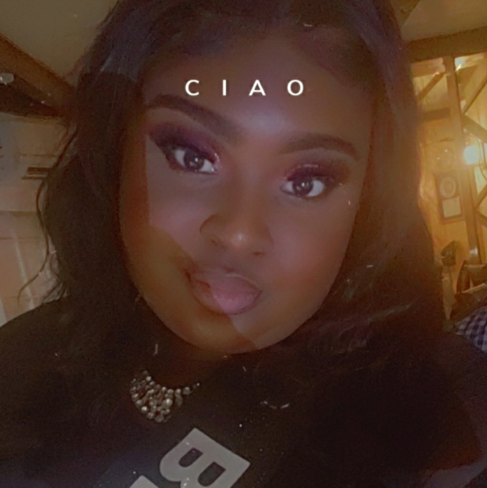 Meet your Posher, Maya